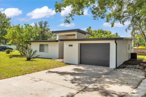 Casa en alquiler en Winter Park, Florida, 3 dormitorios, 163.51 m2 № 1903891 - foto 1