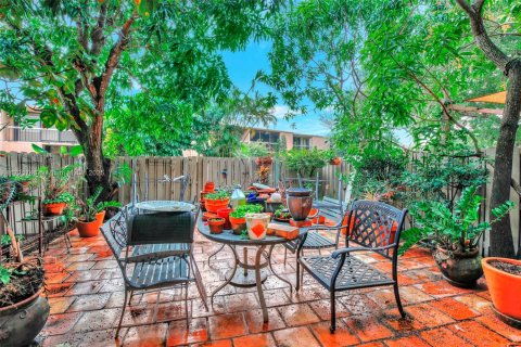 Townhouse in Miami, Florida 3 bedrooms, 196.95 sq.m. № 1480866 - photo 24