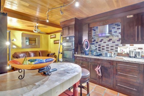 Townhouse in Miami, Florida 3 bedrooms, 196.95 sq.m. № 1480866 - photo 13