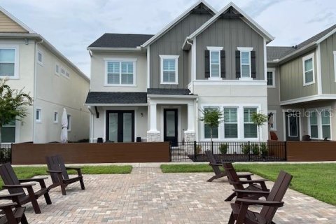 Casa en venta en Lake Mary, Florida, 4 dormitorios, 276.76 m2 № 1907181 - foto 1