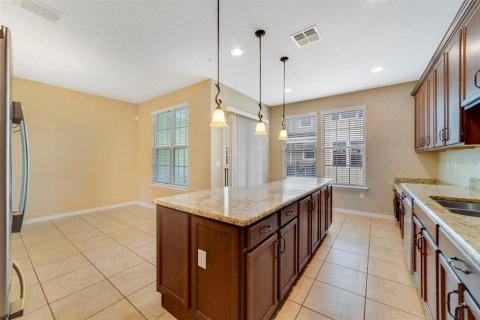 Townhouse in Winter Springs, Florida 3 bedrooms, 202.9 sq.m. № 1916192 - photo 6