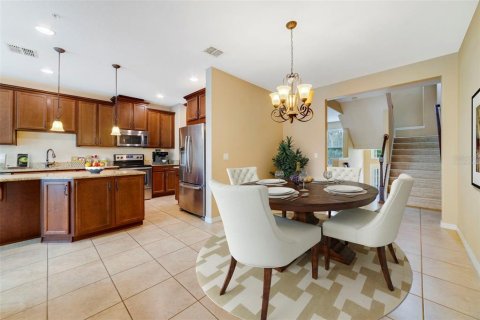 Townhouse in Winter Springs, Florida 3 bedrooms, 202.9 sq.m. № 1916192 - photo 4
