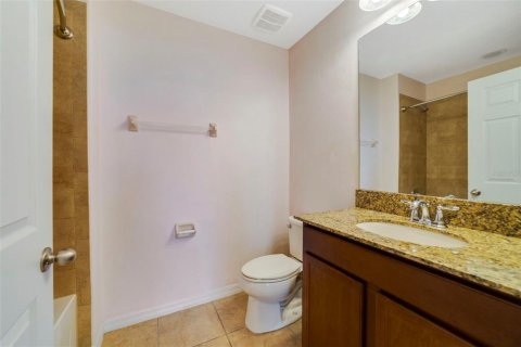 Townhouse in Winter Springs, Florida 3 bedrooms, 202.9 sq.m. № 1916192 - photo 12