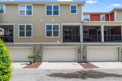 Townhouse in Winter Springs, Florida 3 bedrooms, 202.9 sq.m. № 1916192 - photo 20