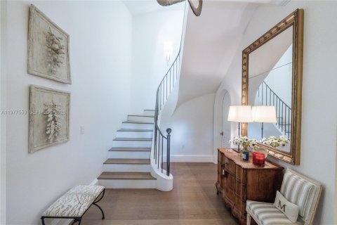 Touwnhouse à vendre à Coral Gables, Floride: 4 chambres, 394.83 m2 № 2080160 - photo 2