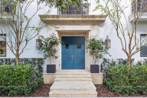 Touwnhouse à Coral Gables, Floride 4 chambres, 394.83 m2 № 2080160