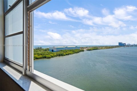 Condo in Sunny Isles Beach, Florida, 1 bedroom  № 1794044 - photo 9