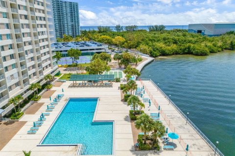 Condo in Sunny Isles Beach, Florida, 1 bedroom  № 1794044 - photo 19