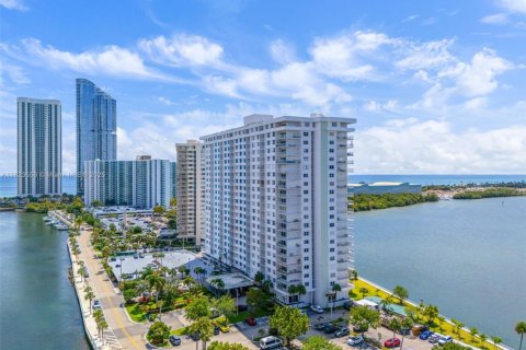 Condo in Sunny Isles Beach, Florida, 1 bedroom  № 1794044 - photo 8