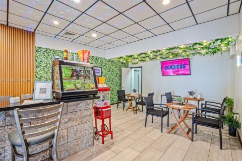Condo in Sunny Isles Beach, Florida, 1 bedroom  № 1794044 - photo 17