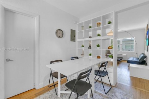 Купить кондоминиум в Майами-Бич, Флорида 43.2м2, № 1982531 - фото 14