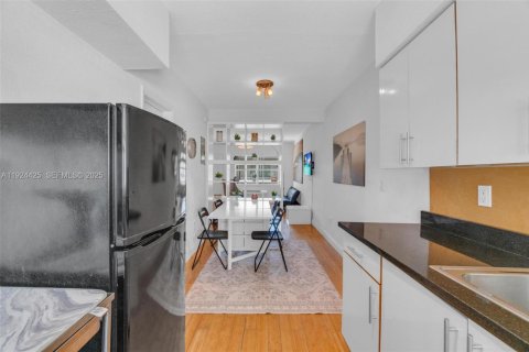 Купить кондоминиум в Майами-Бич, Флорида 43.2м2, № 1982531 - фото 12