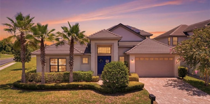 House in Davenport, Florida 4 bedrooms, 270.35 sq.m. № 2151977