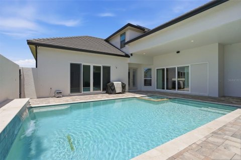 House in Davenport, Florida 4 bedrooms, 270.35 sq.m. № 2151977 - photo 11