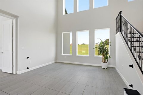 House in Davenport, Florida 4 bedrooms, 270.35 sq.m. № 2151977 - photo 26