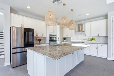 House in Davenport, Florida 4 bedrooms, 270.35 sq.m. № 2151977 - photo 20