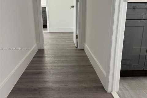 Condo in Hallandale Beach, Florida, 1 bedroom  № 1694407 - photo 28