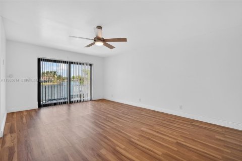 Adosado en alquiler en Pembroke Pines, Florida, 4 dormitorios, 150.13 m2 № 2047084 - foto 27