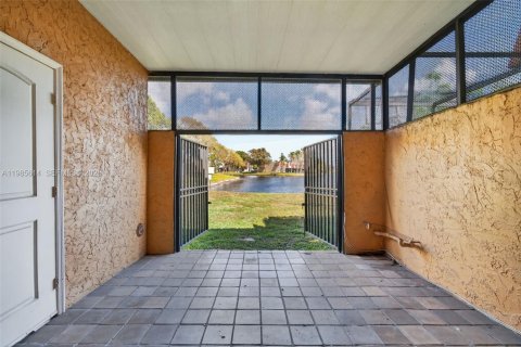 Adosado en alquiler en Pembroke Pines, Florida, 4 dormitorios, 150.13 m2 № 2047084 - foto 12