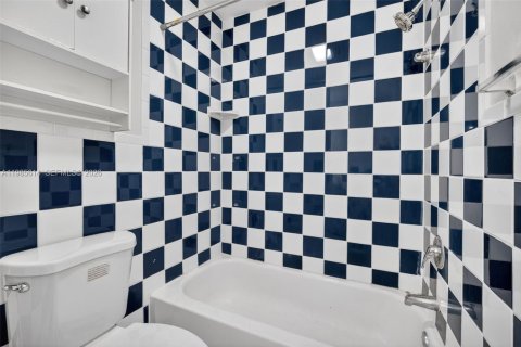 Adosado en alquiler en Pembroke Pines, Florida, 4 dormitorios, 150.13 m2 № 2047084 - foto 15