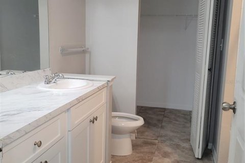 Townhouse in Tampa, Florida 3 bedrooms, 124.95 sq.m. № 1913457 - photo 14