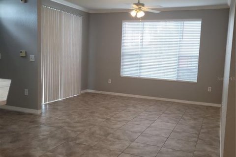 Townhouse in Tampa, Florida 3 bedrooms, 124.95 sq.m. № 1913457 - photo 9