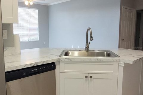 Townhouse in Tampa, Florida 3 bedrooms, 124.95 sq.m. № 1913457 - photo 6