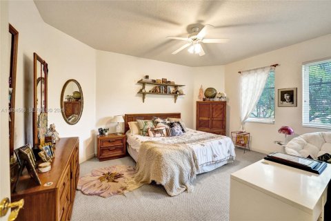 Villa ou maison à vendre à Hollywood, Floride: 5 chambres, 368.64 m2 № 1995198 - photo 14