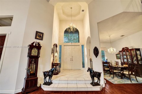 Villa ou maison à vendre à Hollywood, Floride: 5 chambres, 368.64 m2 № 1995198 - photo 2