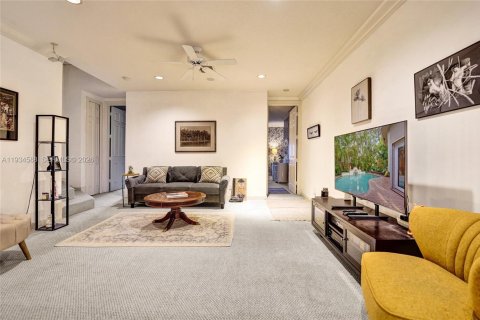 Villa ou maison à vendre à Hollywood, Floride: 5 chambres, 368.64 m2 № 1995198 - photo 12