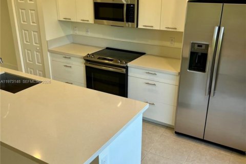 Copropriété à louer à Doral, Floride: 2 chambres, 99.59 m2 № 2033232 - photo 8