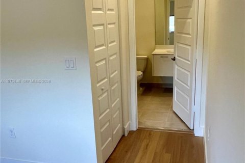 Copropriété à louer à Doral, Floride: 2 chambres, 99.59 m2 № 2033232 - photo 2
