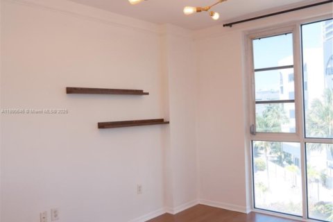 Снять в аренду квартиру в Майами, Флорида 2 спальни, 67.82м2, № 1943438 - фото 14