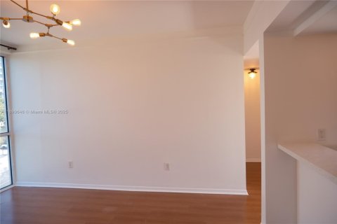 Снять в аренду квартиру в Майами, Флорида 2 спальни, 67.82м2, № 1943438 - фото 22