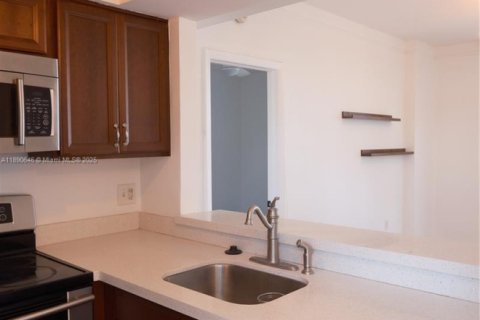 Снять в аренду квартиру в Майами, Флорида 2 спальни, 67.82м2, № 1943438 - фото 23