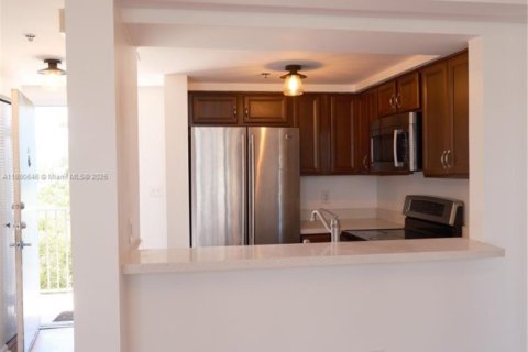 Снять в аренду квартиру в Майами, Флорида 2 спальни, 67.82м2, № 1943438 - фото 4