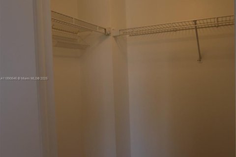 Снять в аренду квартиру в Майами, Флорида 2 спальни, 67.82м2, № 1943438 - фото 11