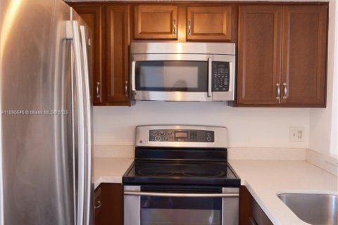 Снять в аренду квартиру в Майами, Флорида 2 спальни, 67.82м2, № 1943438 - фото 6