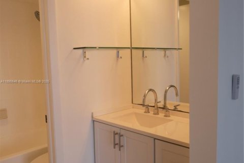 Снять в аренду квартиру в Майами, Флорида 2 спальни, 67.82м2, № 1943438 - фото 19