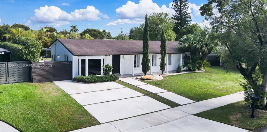 Villa ou maison à Miami, Floride 3 chambres, 170.85 m2 № 1987416