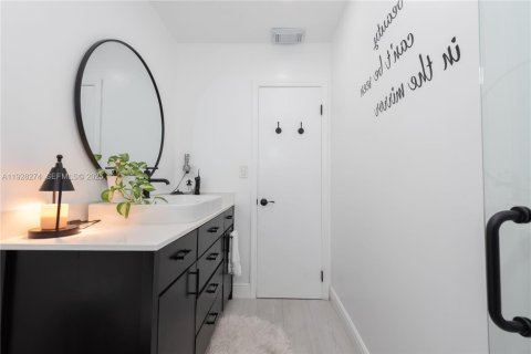 Villa ou maison à vendre à Miami, Floride: 3 chambres, 170.85 m2 № 1987416 - photo 22