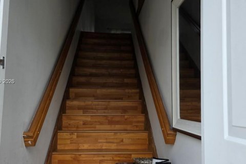 Touwnhouse à louer à Miami, Floride: 3 chambres, 114.27 m2 № 2045817 - photo 4