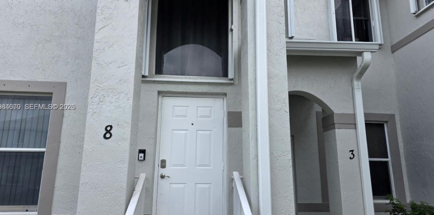 Touwnhouse à Miami, Floride 3 chambres, 114.27 m2 № 2045817