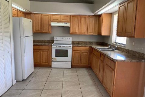Casa en alquiler en Kissimmee, Florida, 4 dormitorios, 132.11 m2 № 1846710 - foto 17