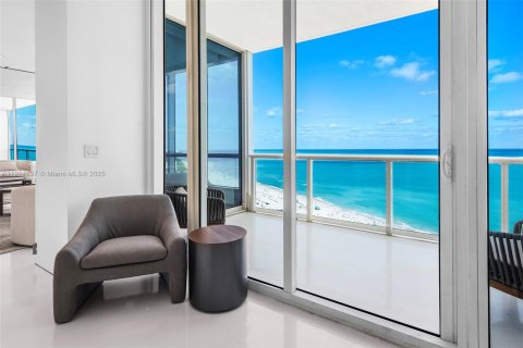 Condo in Miami Beach, Florida, 2 bedrooms  № 1970445 - photo 9