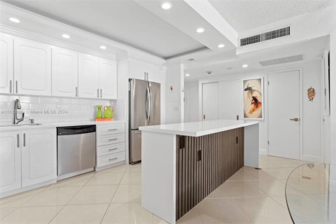 Condominio en venta en Sunny Isles Beach, Florida, 1 dormitorio, 92.9 m2 № 1703658 - foto 8