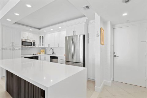 Condominio en venta en Sunny Isles Beach, Florida, 1 dormitorio, 92.9 m2 № 1703658 - foto 9