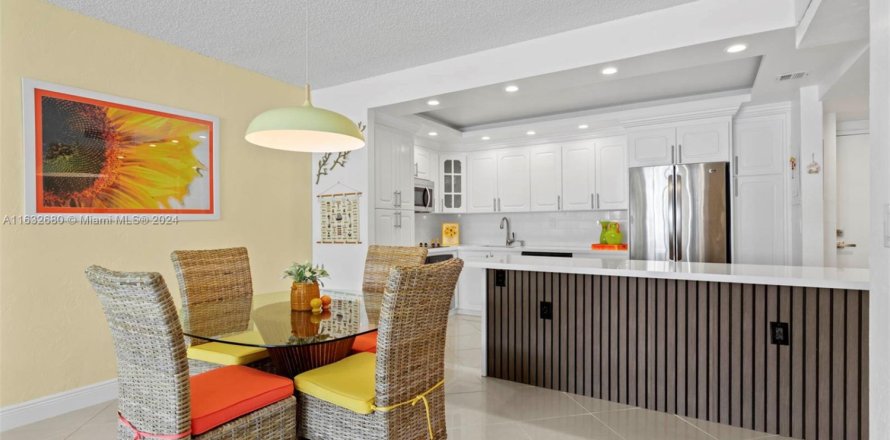 Condominio en Sunny Isles Beach, Florida, 1 dormitorio  № 1703658