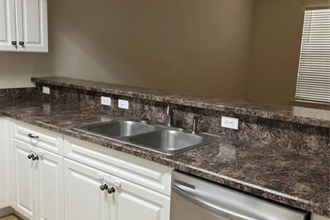 Condominio en alquiler en Gainesville, Florida, 3 dormitorios, 162.3 m2 № 1883915 - foto 5