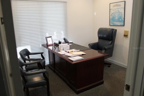 Commercial property in Altamonte Springs, Florida № 1545062 - photo 8